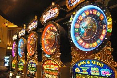 colowin mobile Sic Bo table showing live dice roll and real-time settlement